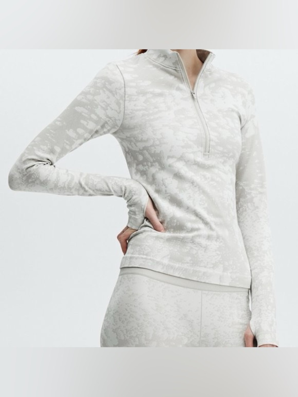 Fabletics Light Gray and White Patterned Half-Zip Long Sleeve